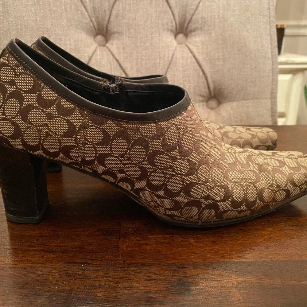 Ankle booties - Picture 1 of 2